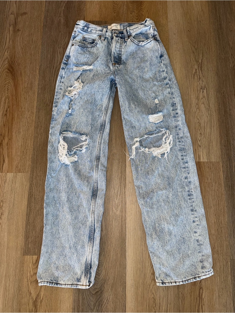 Universal Thread Light Blue Distressed Relaxed Jeans